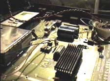 Skerns C64 mit Külblechen auf den ICs